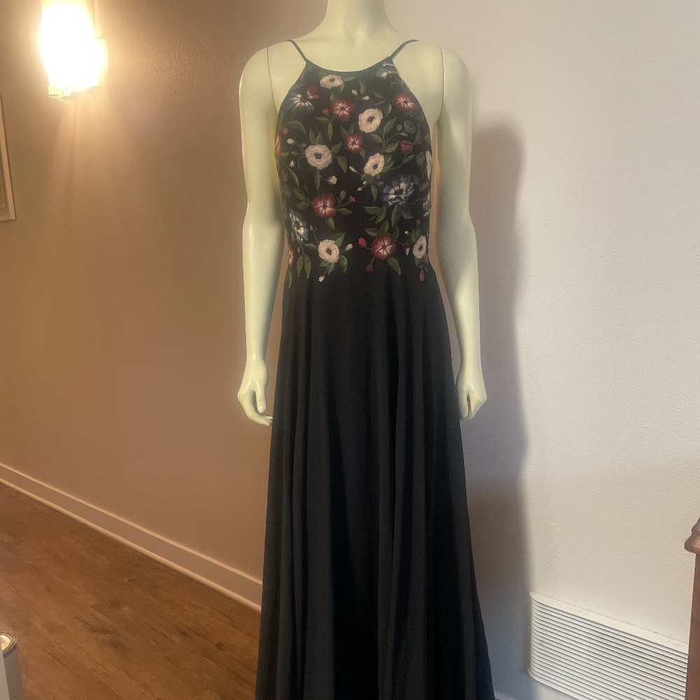 JENNY YOO Black Floral Embroidered SOPHIE Luxe Open Back Chiffon Skirt Gown 2 US